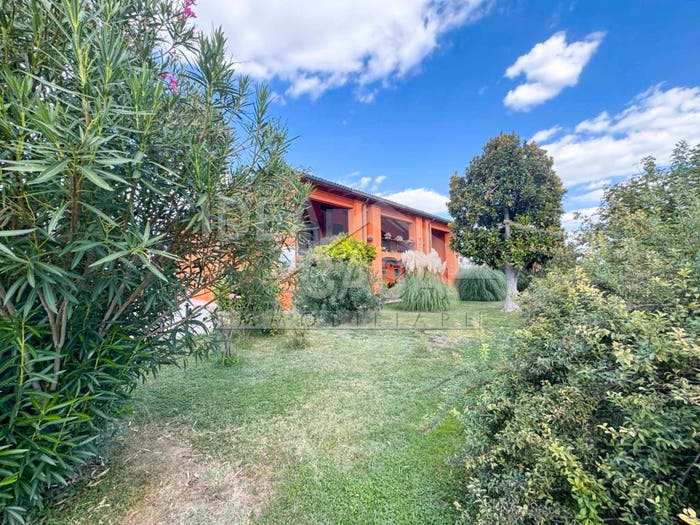 Casa con 6 locali in vendita in Via Statale Sud, Centro, Mirandola