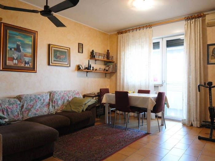 Appartamento quadrilocale in vendita in Via dei pini, Centro, Pieve Emanuele