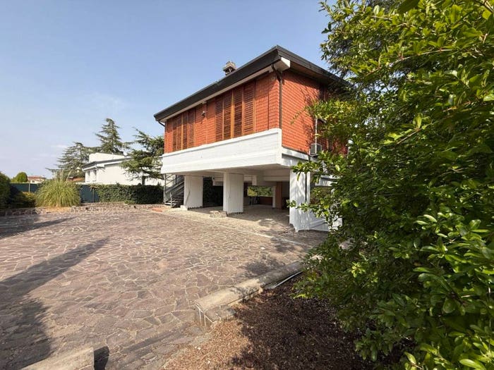 Casa con 6 locali in vendita in Centro, Rivergaro