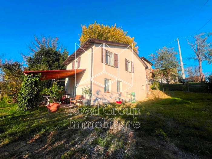 Casa trilocale in vendita in Strada Rocca, Medesano