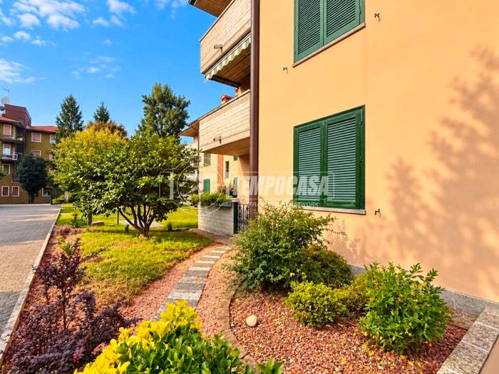 Appartamento trilocale in vendita in Via San Dionigi EF, Centro, Merate