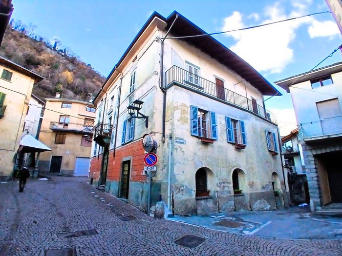 Appartamento trilocale in vendita in Via Patrioti, Centro, Grosotto