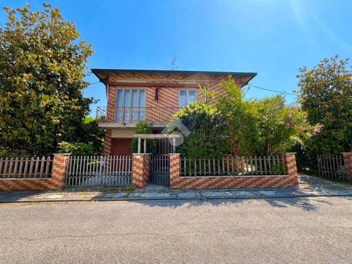Casa con 6 locali in vendita in Via della Canna, San Romualdo, Ravenna
