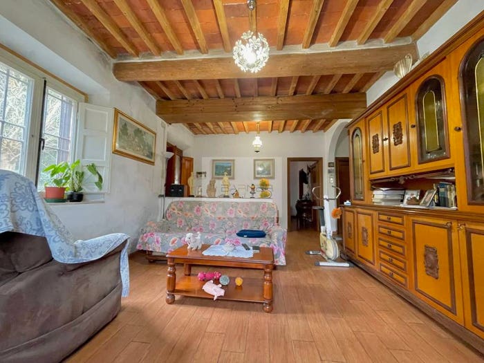 Casa con 6 locali in vendita in Via Vecchia di Vicopelago, Massa Pisana Vicopelago, Lucca