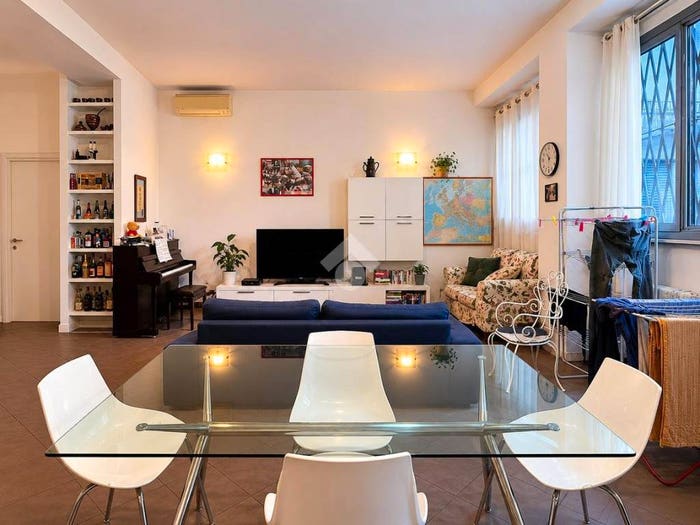 Appartamento quadrilocale in vendita in Corso porta romana, Quadronno Crocetta, Milano