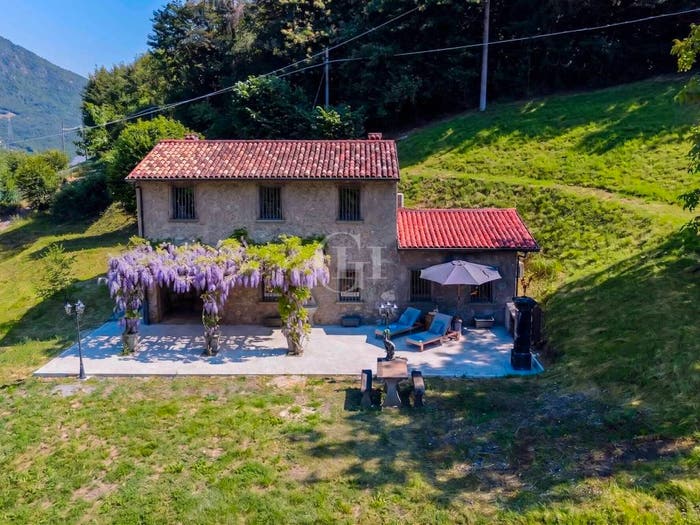 Casa trilocale in vendita in Via Teodoro Foresti, Centro, Solto Collina