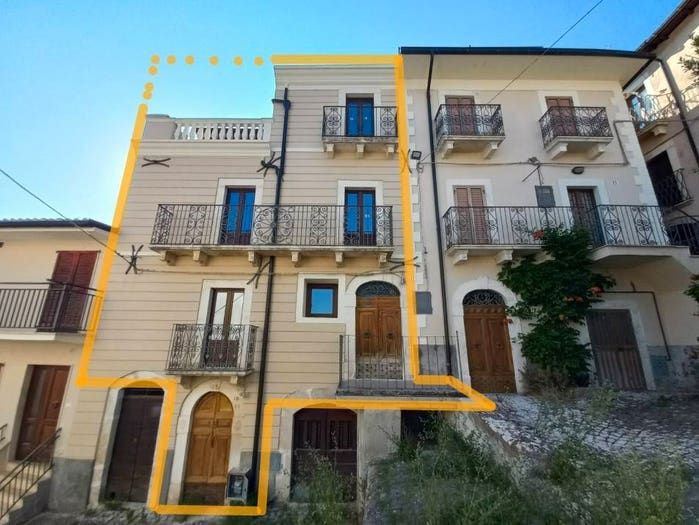 Casa con 6 locali in vendita in Centro, Fontecchio