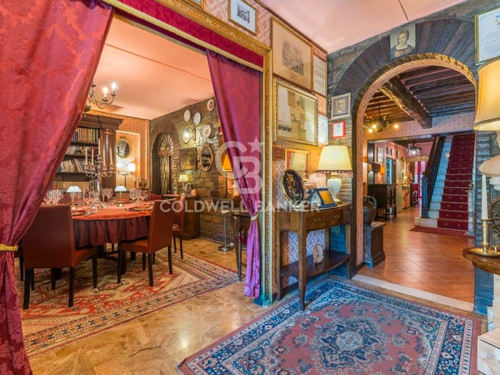 Casa con 6 locali in vendita in Piazza Del Pino, Centro, Borgo Pace