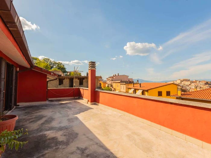 Appartamento con 5 locali in vendita in Viale Martiri del Congo, Montorio Romano
