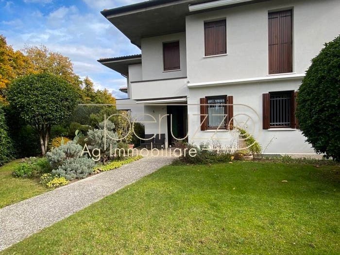 Casa con 6 locali in vendita in Centro, Bassano del Grappa