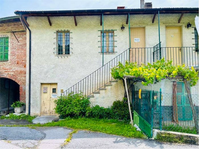 Casa trilocale in vendita in Via Pian Dei Prati, Garessio
