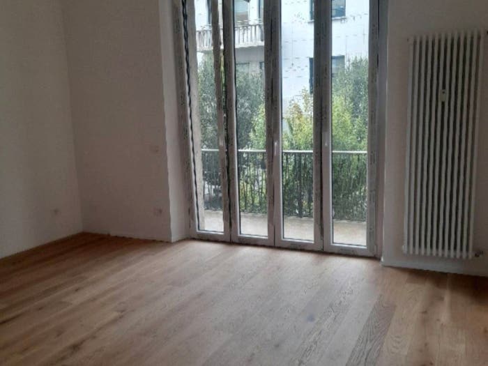 Appartamento trilocale in vendita in Piazza Caiazzo, Centrale, Milano