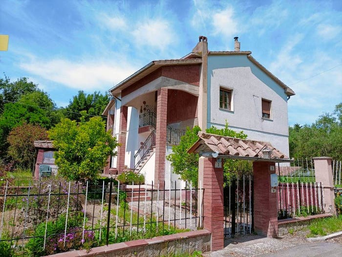 Casa con 6 locali in vendita in Orbetello