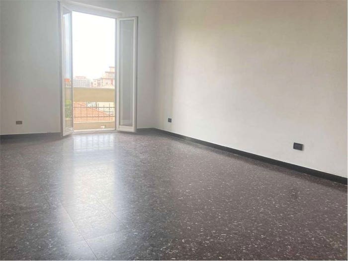 Appartamento con 5 locali in vendita in Via Fratelli Grana, Centro, Albenga