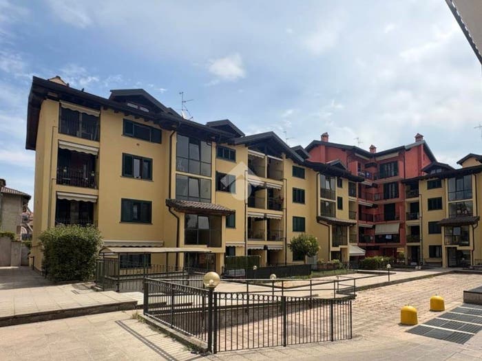 Appartamento trilocale in vendita in Via Rimembranze, Centro, Landriano