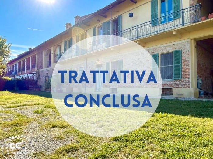 Casa con 6 locali in vendita in Centro, Monale