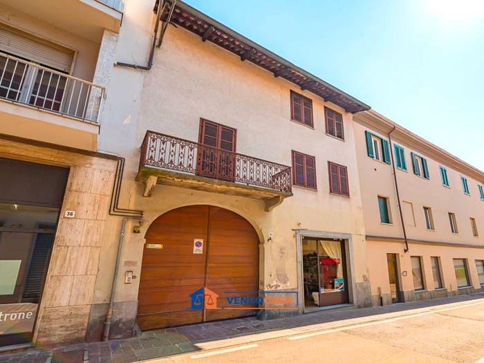 Casa con 6 locali in vendita in Via Pollenzo, Centro, Bra