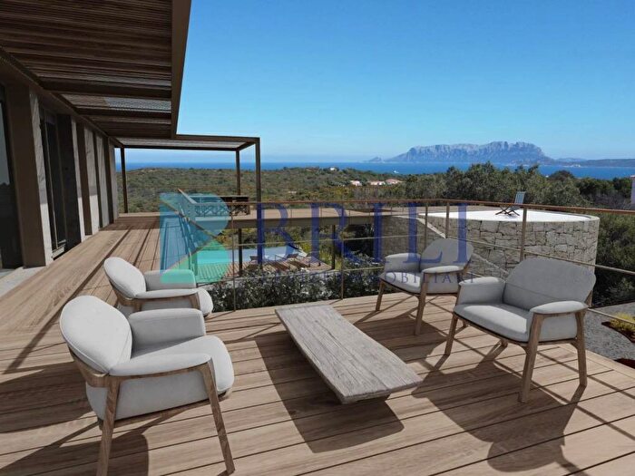 Casa con 6 locali in vendita in Pittulongu, Olbia