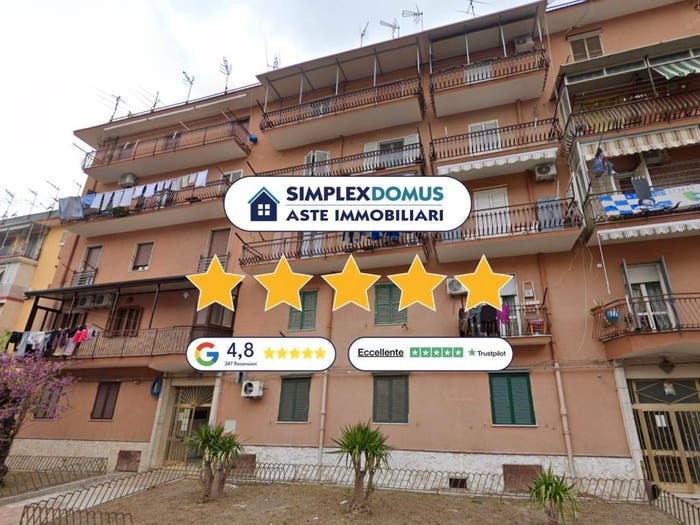 Appartamento trilocale in vendita in Via Sorrento, Barra, Napoli