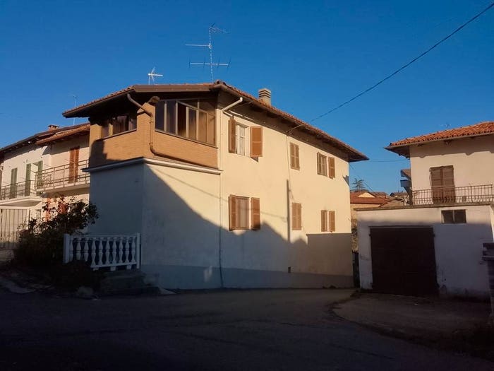Casa quadrilocale in vendita in Via Tommaso Gavosto, Cortiglione, Robella