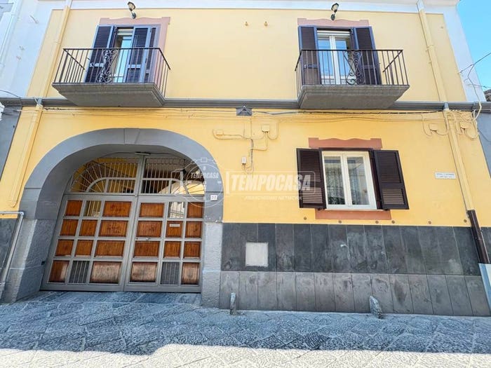 Appartamento con 5 locali in vendita in Via Piave, Aversa