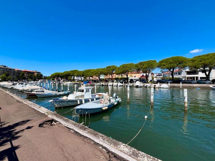 Appartamento trilocale in vendita in Riva Slataper, Centro, Grado