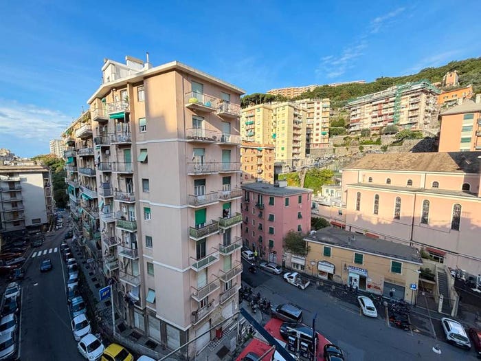 Appartamento bilocale in vendita in Largo Augusto Merlo, Quezzi, Genova
