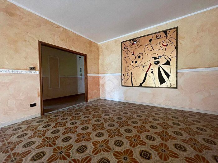 Appartamento con 6 locali in vendita in Via G Filangeri, Cerignola