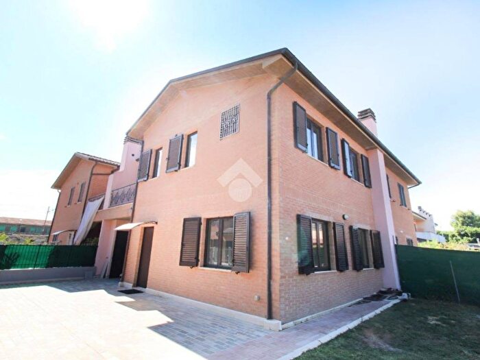 Casa quadrilocale in vendita in Via Milano, Centro, Porto Sant'Elpidio