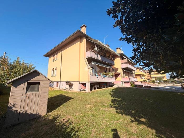 Appartamento quadrilocale in vendita in Via P Lioy, Centro, Camisano Vicentino