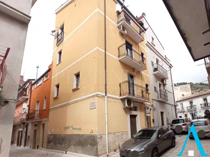 Appartamento con 5 locali in vendita in Via Camillo Benso di Cavour a, San Giovanni Rotondo