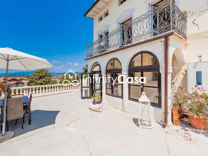 Casa con 6 locali in vendita in Centro, Pastrengo