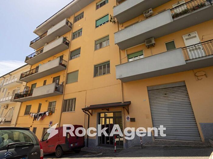 Appartamento trilocale in vendita in Via Domenico Marincola Pistoia, Sala, Catanzaro