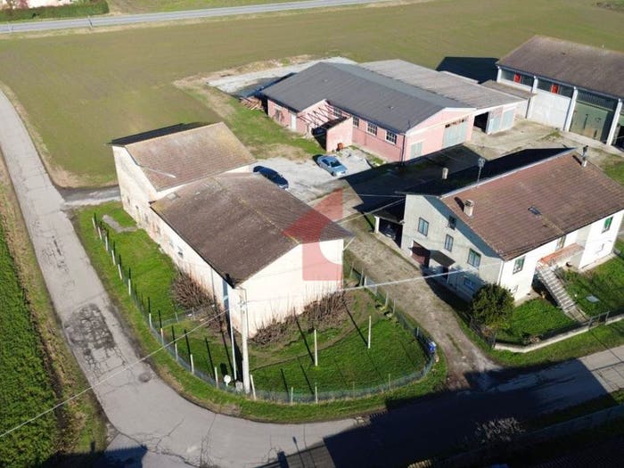 Casa con 6 locali in vendita in Via Crocetta, La Crocetta, Polesine Zibello