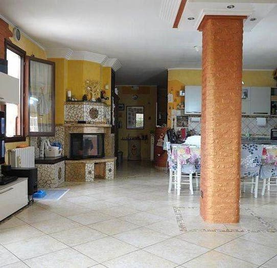 Appartamento quadrilocale in vendita in Colle Bassa Via Gramsci, Colle di Val d'Elsa