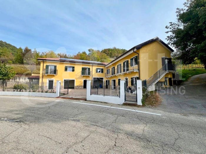 Casa con 6 locali in vendita in Via Roma, Somano