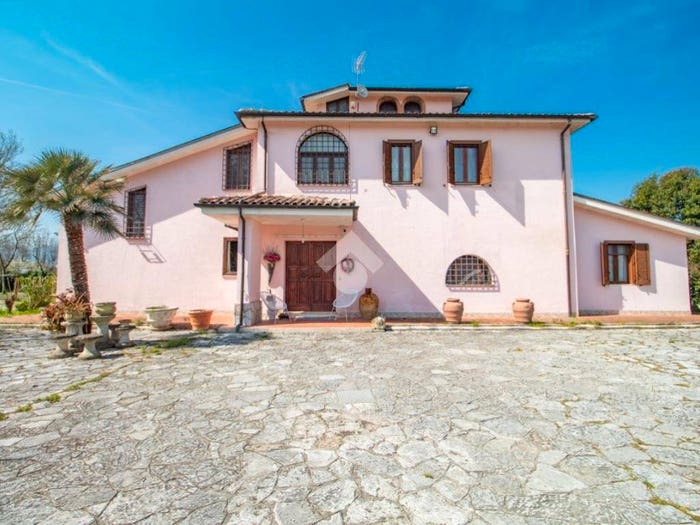 Casa con 6 locali in vendita in Basso Cottano, Rieti