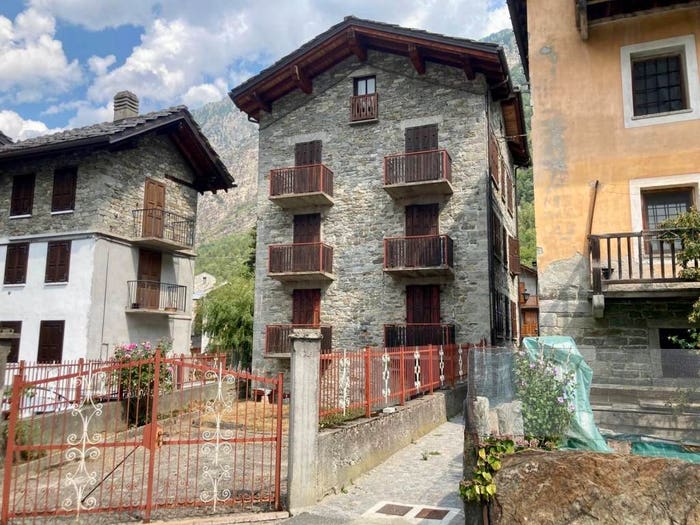 Casa con 6 locali in vendita in Frazione Serta Desor, Gaby