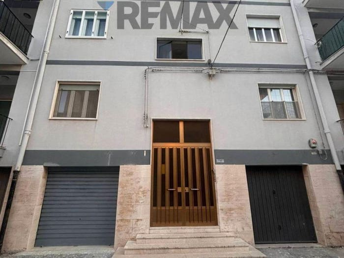 Appartamento con 6 locali in vendita in via nino di franco, Centro, Augusta