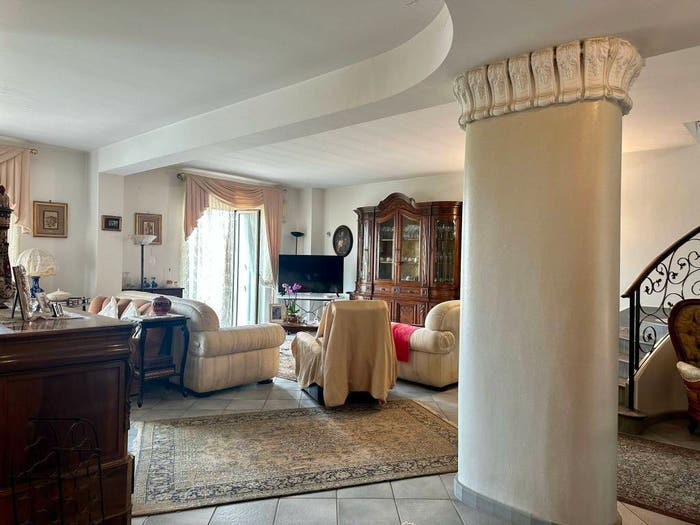 Appartamento con 5 locali in vendita in Via Tre Monti, Centro, Milazzo