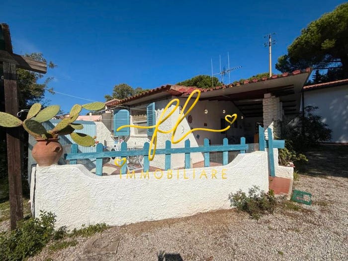 Appartamento bilocale in vendita in Strada Provinciale Bivio Valdana Lacona, Capoliveri