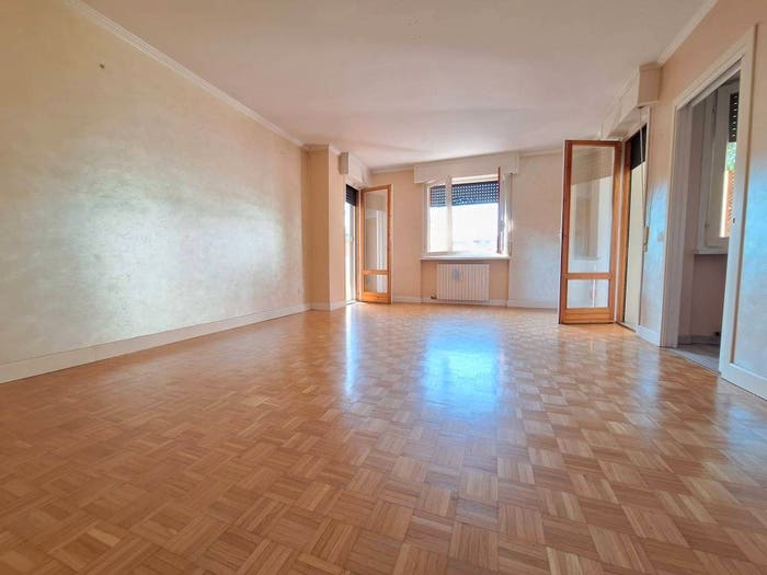 Appartamento quadrilocale in vendita in Piazza Achille Miodini, Centro, Felino
