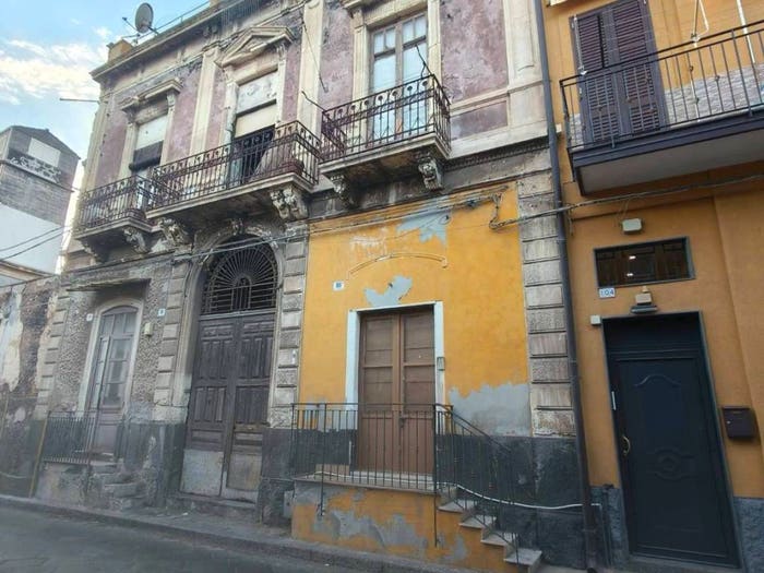 Appartamento con 6 locali in vendita in Via Testulla, Via delle Calcare, Catania
