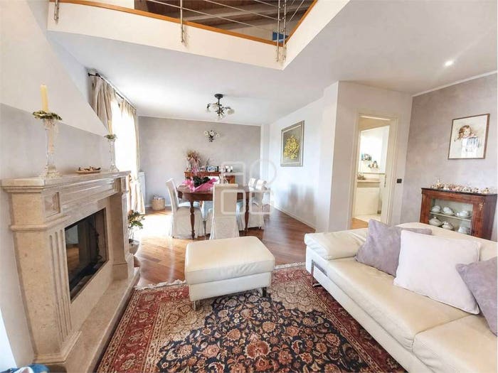 Appartamento con 6 locali in vendita in Via Cà Nova, Lonato del Garda
