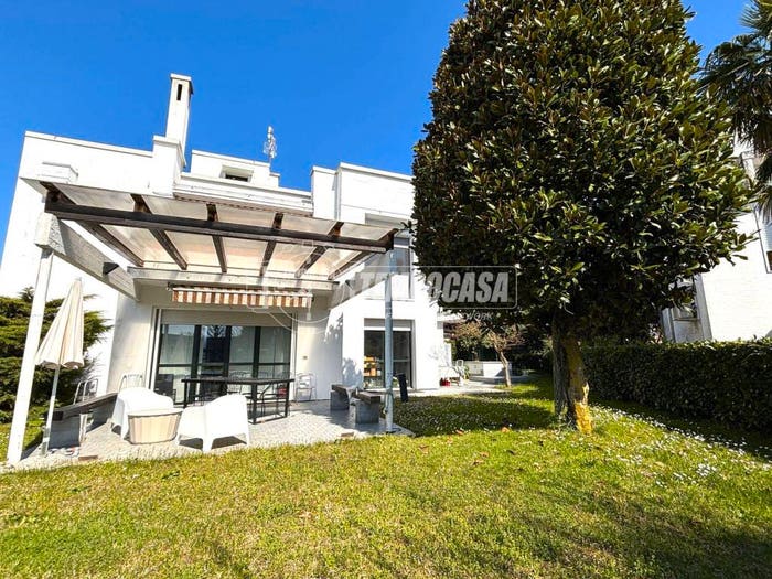 Casa con 6 locali in vendita in Via Martiri D'Italia, Centro, Caluso