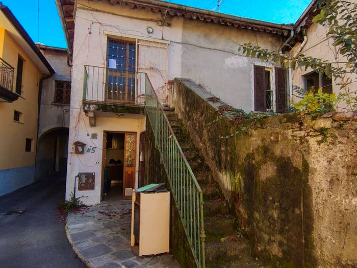 Appartamento bilocale in vendita in Vicolo Superiore Brenta VA, Brenta