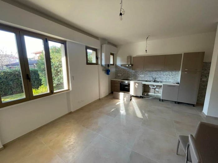 Appartamento con 5 locali in vendita in Ronchi Poveromo, Massa