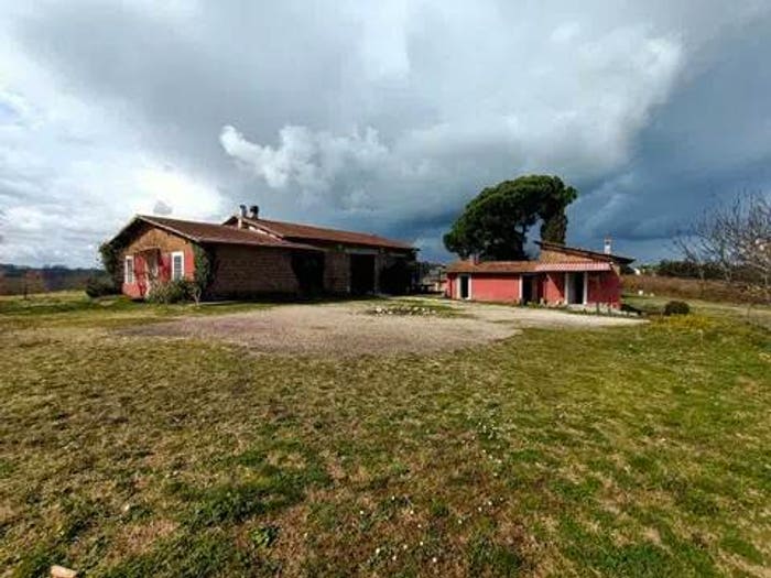 Casa con 6 locali in vendita in Via Flaminia No Number, Civita Castellana