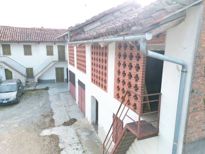 Casa quadrilocale in vendita in Via Mombassone, Centro, Montaldo Roero