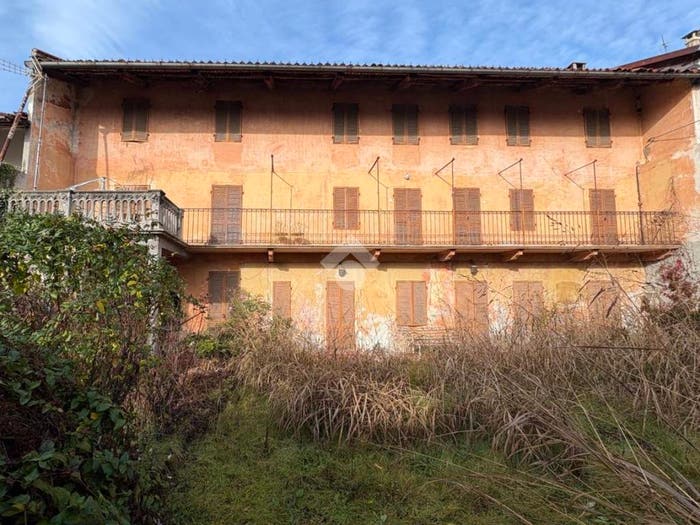 Casa con 6 locali in vendita in via abate caluso, Centro, Vestignè